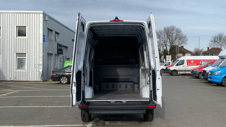 Mercedes-Benz Sprinter E314 L2 Electric Rwd 100kW 81kWh Pro Van Auto